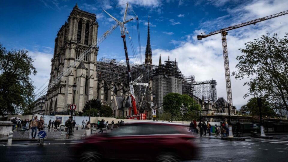 Novi moderni vitraji bit će postavljeni u Notre Dame – Vatican News