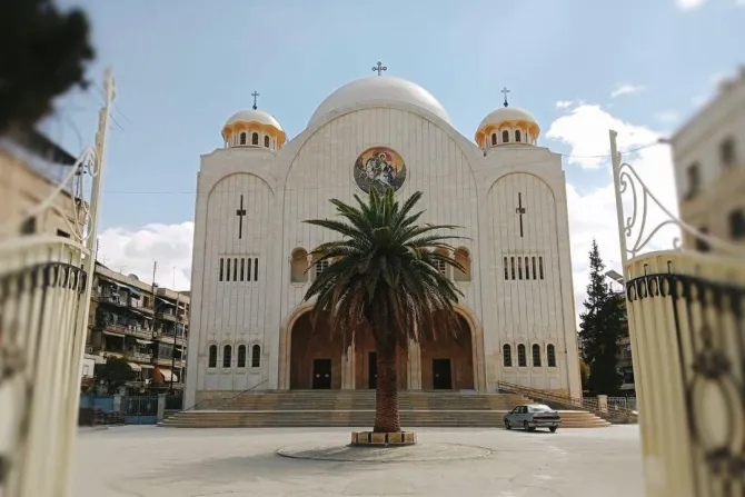 Godinu dana nakon potresa, crkva sv. Jurja u Alepu ponovno se diže