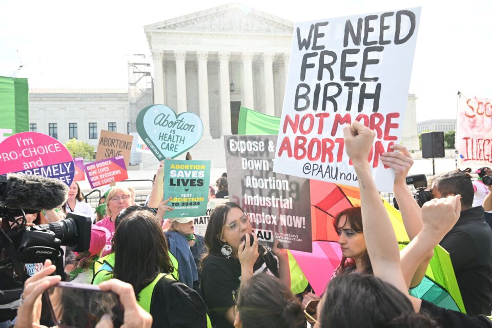 Podijeljeni Vrhovni sud saslušava slučaj pobačaja u hitnoj službi: DOJ protiv pro-life zakona Idaha