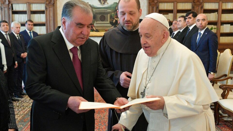 Papa Franjo susreo se s predsjednikom Republike Tadžikistan – Vatican News