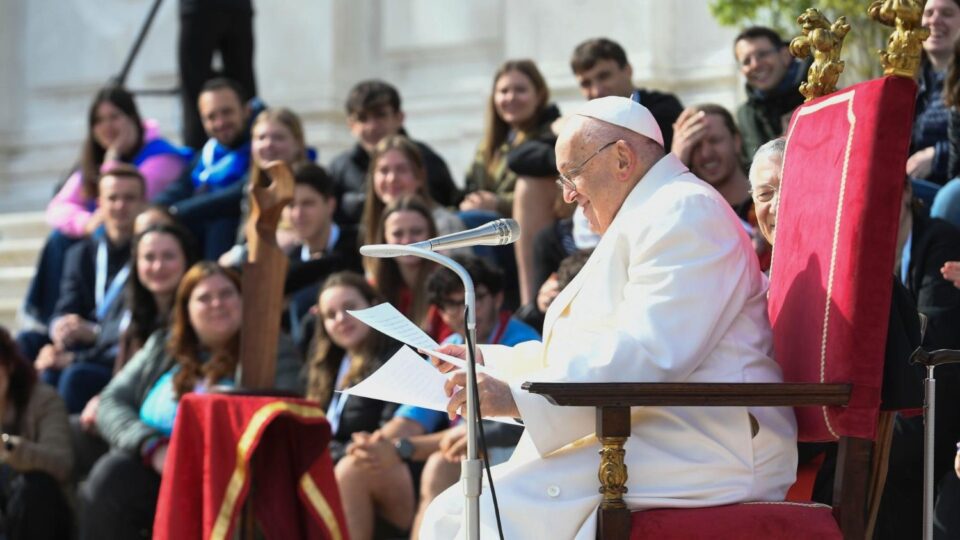 Papa mladima u Veneciji: Skinite se s telefona i obratite pozornost na druge – Vatican News