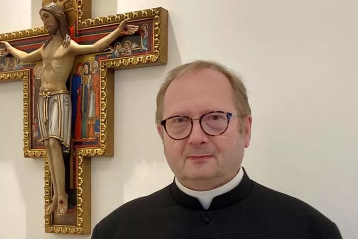 Bivši anglikanski vikar postaje prvi biskup britanskog ordinarijata