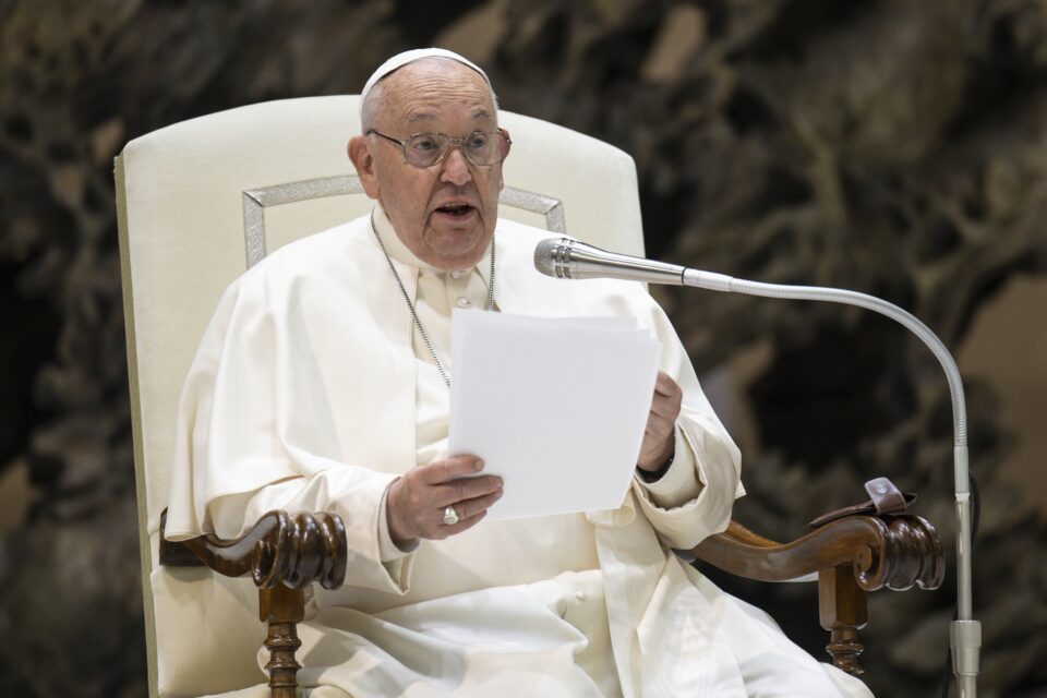 Papa Franjo: Moramo ‘poželjeti dobrodošlicu Bogu u naš svakodnevni život’ i moliti za ‘pravi mir’