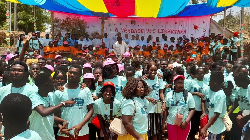 Susreti mladih u Gvineji Bisau okupljaju tisuće mladih – Vatican News