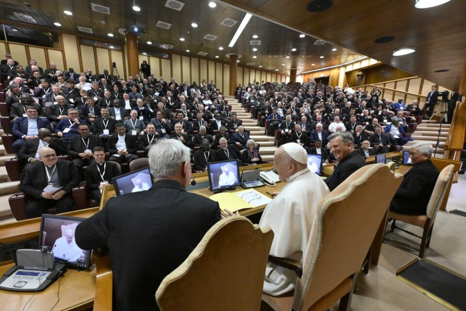 Papa poziva pastire da budu ‘misionari sinodalnosti’