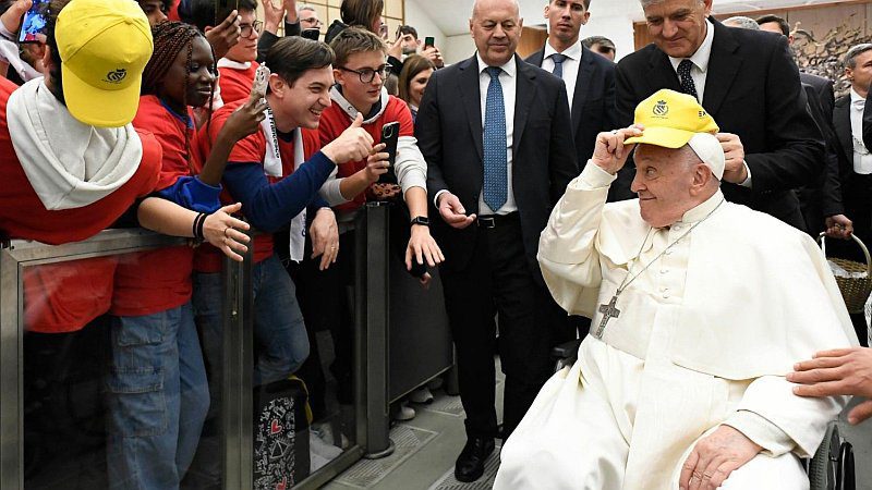 Papa: Svi mladi zaslužuju jednake prilike za posao