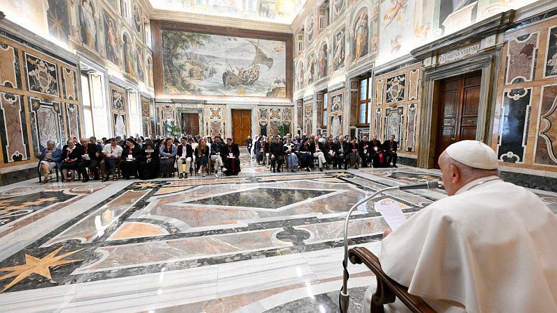 Papa: Bog plače zbog zlostavljanja ljudskog dostojanstva