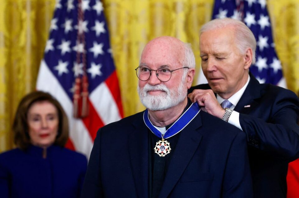 Fr.  Greg Boyle, Nancy Pelosi među dobitnicima Predsjedničke medalje slobode