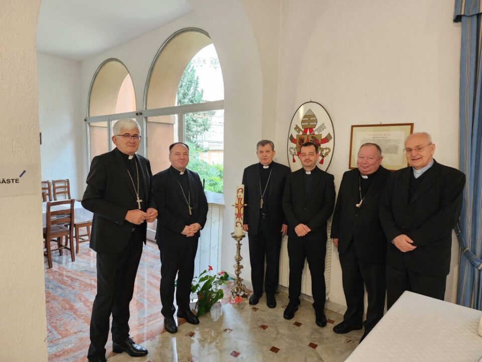 Biskupi Biskupske konferencije BiH pohodili Papinski svećenički zavod Campo Santo Teutonico u Vatikanu