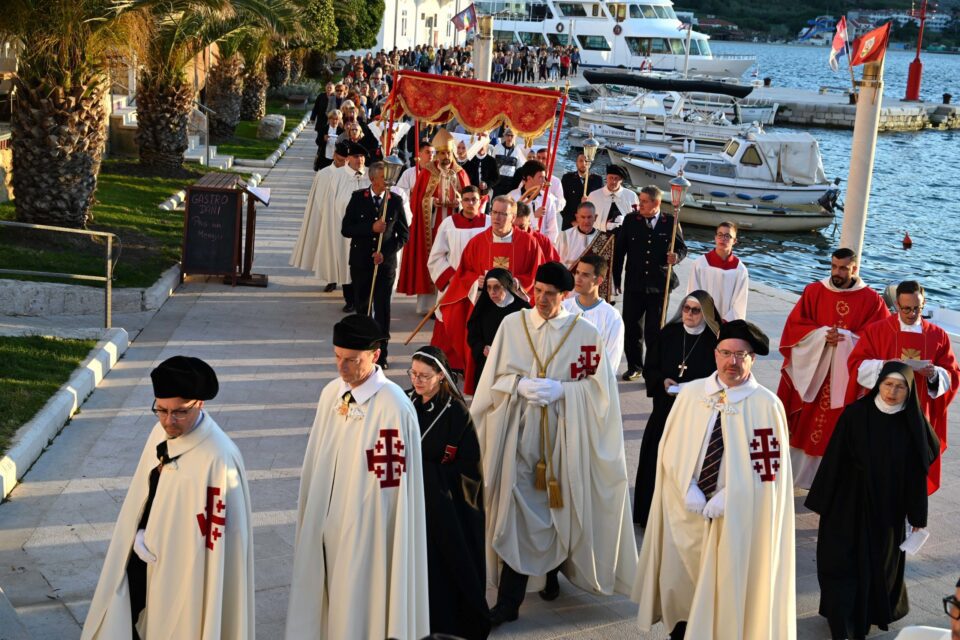 PAG: O. Jeronim Marin na proslavi Svetog Trna: Što znači da je Sveti Trn došao u Pag kao svadbeni dar?