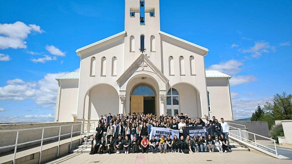 Mladi iz Dubrovačke biskupije sudjelovali na SKHM-u u Gospiću – Dubrovačka biskupija