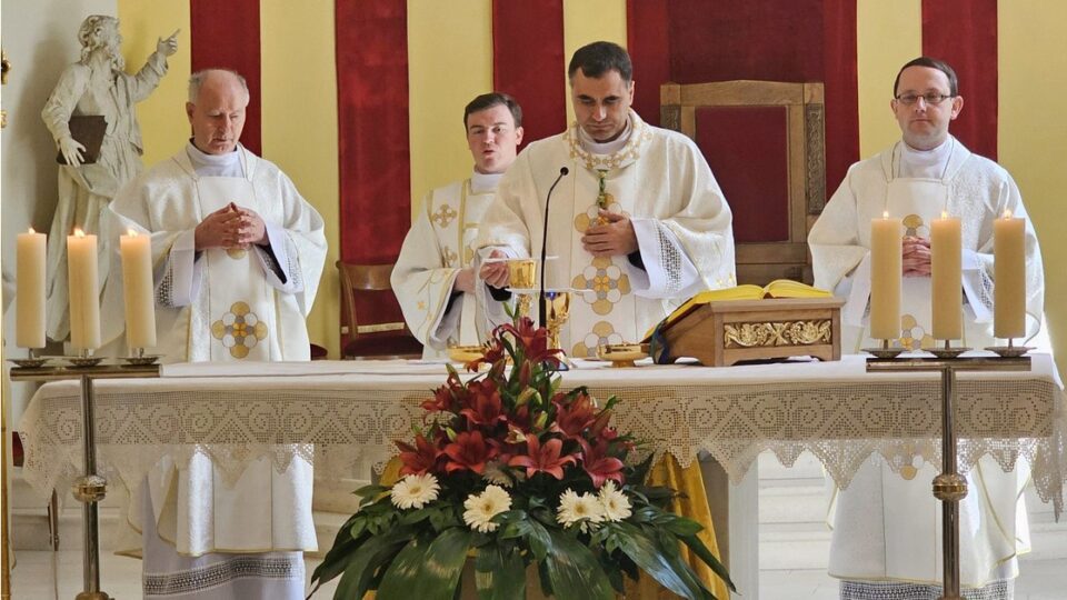 Gospić: U nedjelju nakon SHKM-a biskup Glasnović slavio misu u katedrali – Dubrovačka biskupija