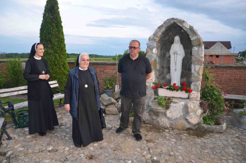 Služavke Maloga Isusa pohodile župu Mučeništva sv. Ivana Krstitelja u Zapolju