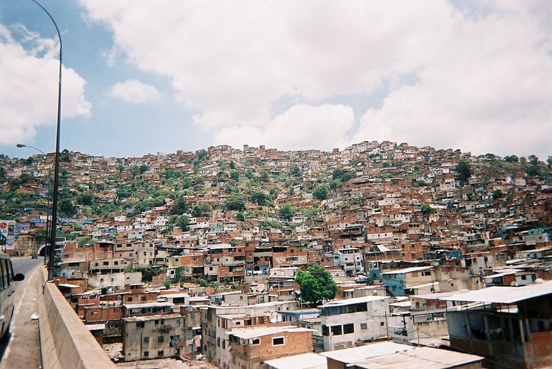 Glad u Venezueli: Ljudi preživljavaju od bačenih ostataka hrane