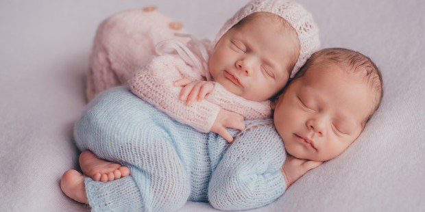 6 Savršenih parova imena svetaca za dječaka i djevojčicu blizance