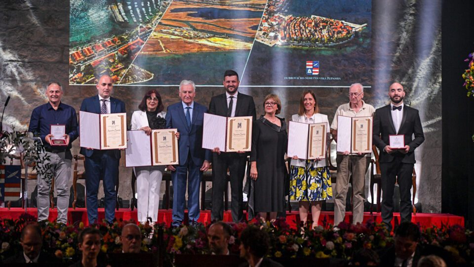 Biskupijski Caritas dobio godišnju nagradu Županije – Dubrovačka biskupija