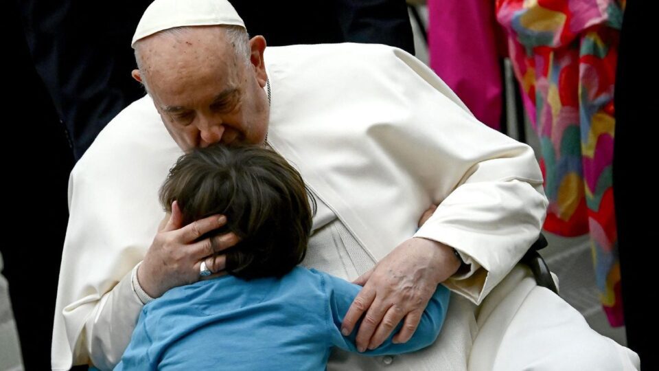 #BeHuman: Papa će sudjelovati na Okruglom stolu posvećenom djeci