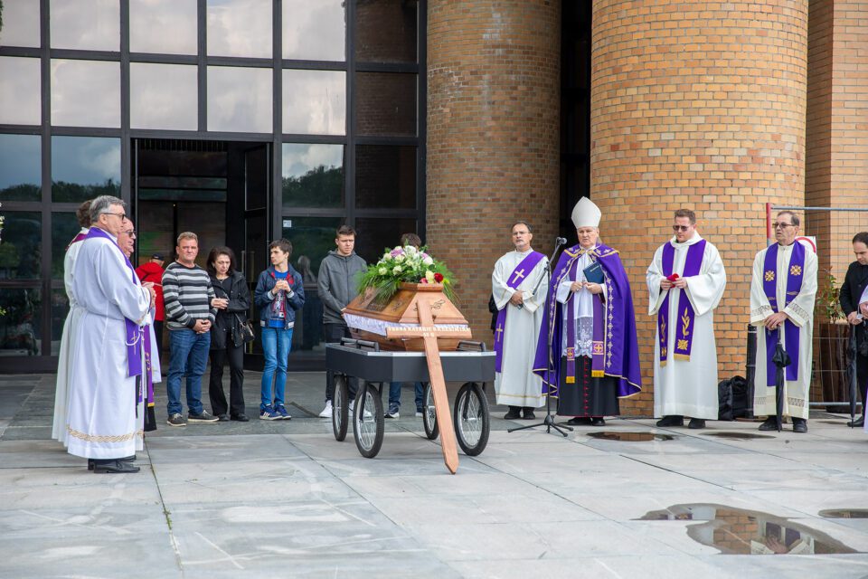 Pokopana s. Krešimira Katarić – Sisačka biskupija