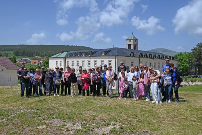 Grupa Šibenčana posjetila Franjevački muzej i Karmel svetog Ilije