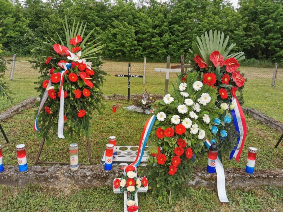 Misno slavlje za stradalnike Burića štale u župi Garevac predvodio domaći sin vlč. Marko Stanušić