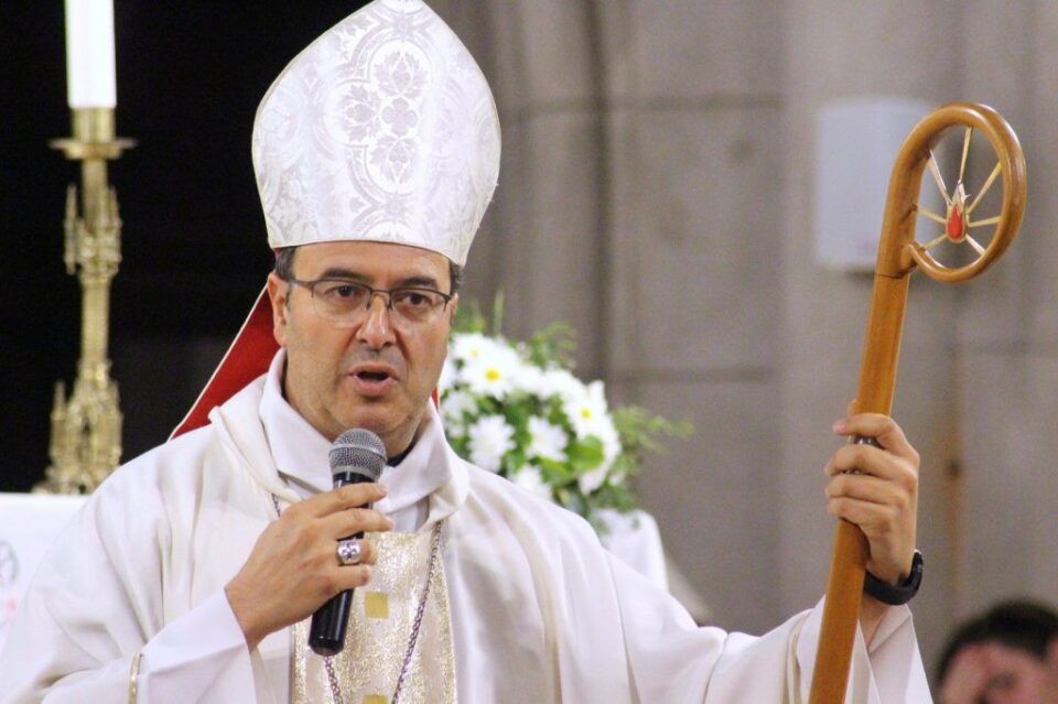 ‘Boli me što odlazim’: Papa Franjo prihvatio ostavku argentinskog nadbiskupa