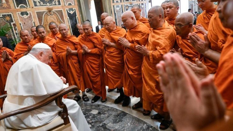 Papa budističkim monasima iz Tajlanda: Radimo svi zajedno za inkluzivniji svijet