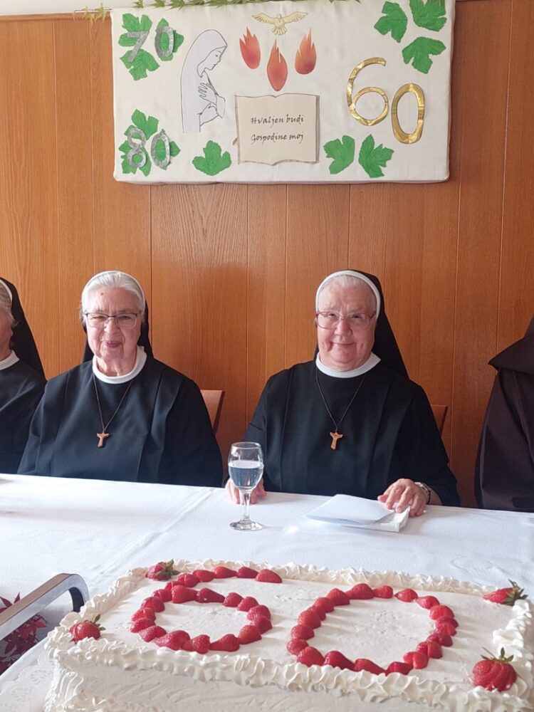 Dvije sestre franjevke u Kloštru Ivaniću proslavile 60. obljetnicu redovničkog života