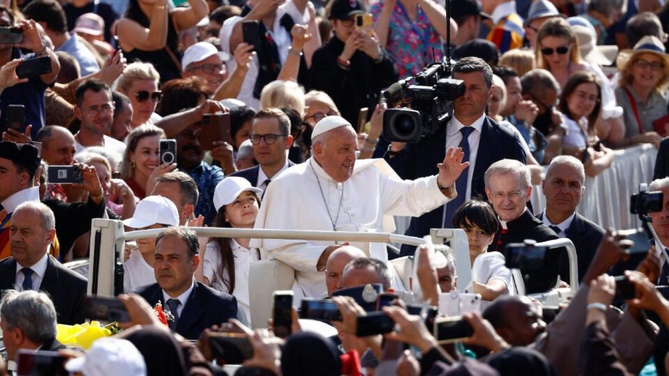 Papa na audijenciji: Duh Sveti pretvara kaos u kozmos – Vatican News