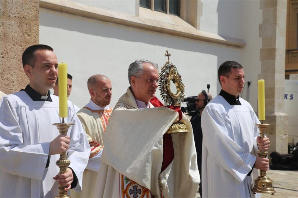 Nadbiskup Kutleša predvodio misu na svetkovinu Tijelova i Dan državnosti Republike Hrvatske