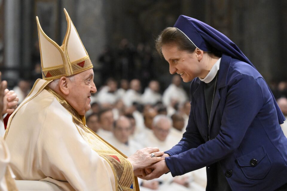 Papa Franjo pozdravlja ‘neizmjerni dar’ poziva na posvećeni život