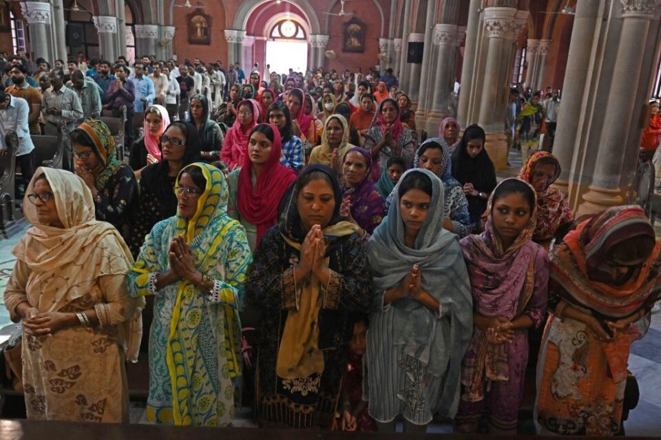 Crkva odgovara na napade rulje na kršćane u Pakistanu