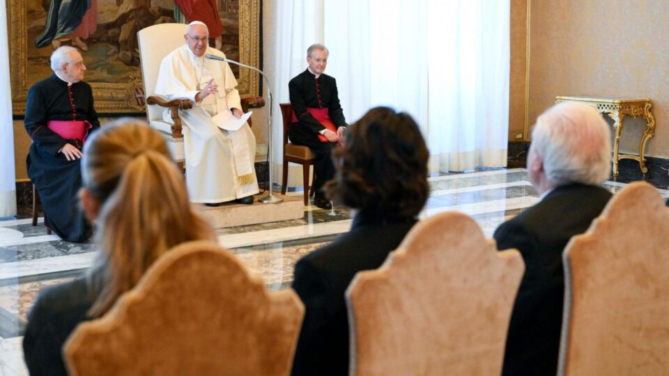 Papa: Novac mora služiti, a ne vladati – Vatican News