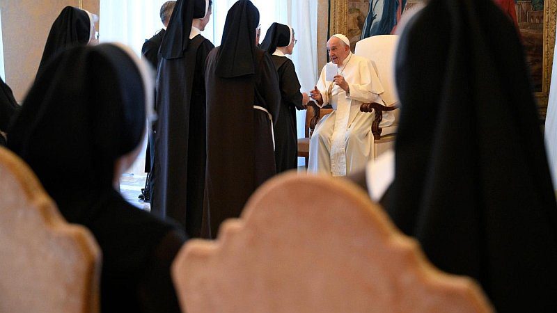Papa časnim sestrama: Moje sadašnje služenje Crkvi plod je dobra koje sam primio od vas