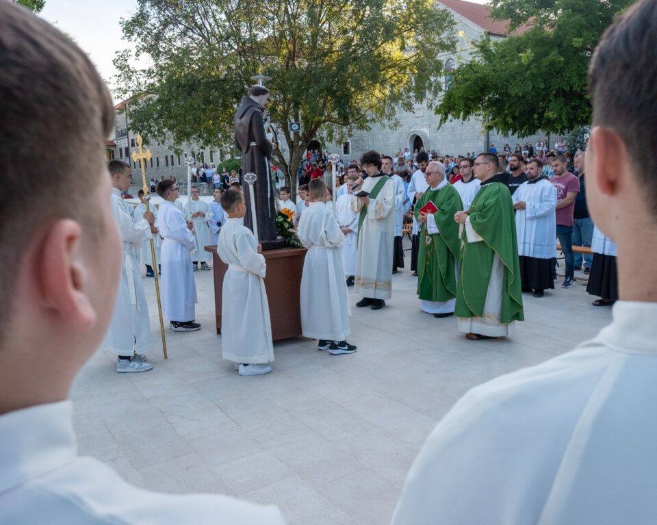 Početak devetnice sv. Antunu Padovanskom na Humcu