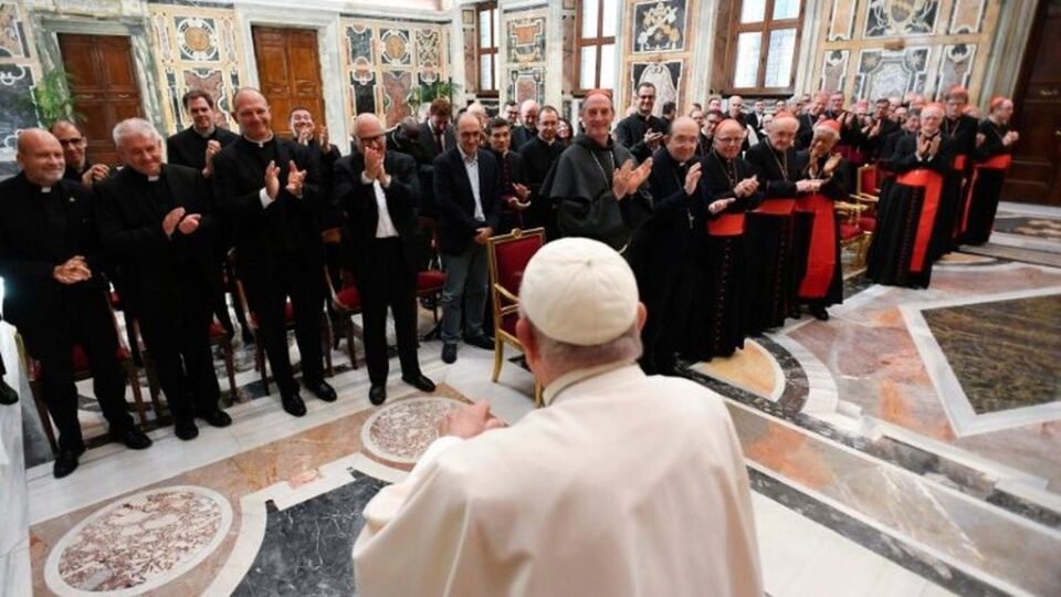 Papa: Svećenik ne hodi sam; valja isplesti mrežu bratskih odnosa