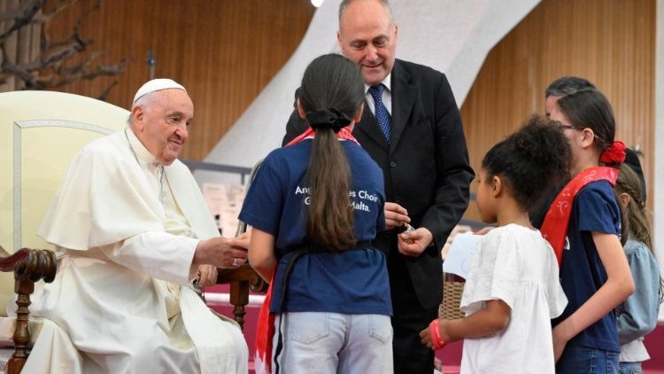 Papa: Crkva je poput zbora u kojem trebamo jedni druge