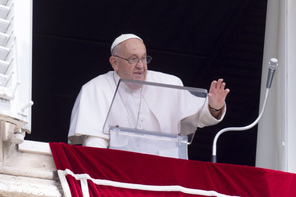 Papa Franjo: Novac, moć, užitak nas mogu porobiti