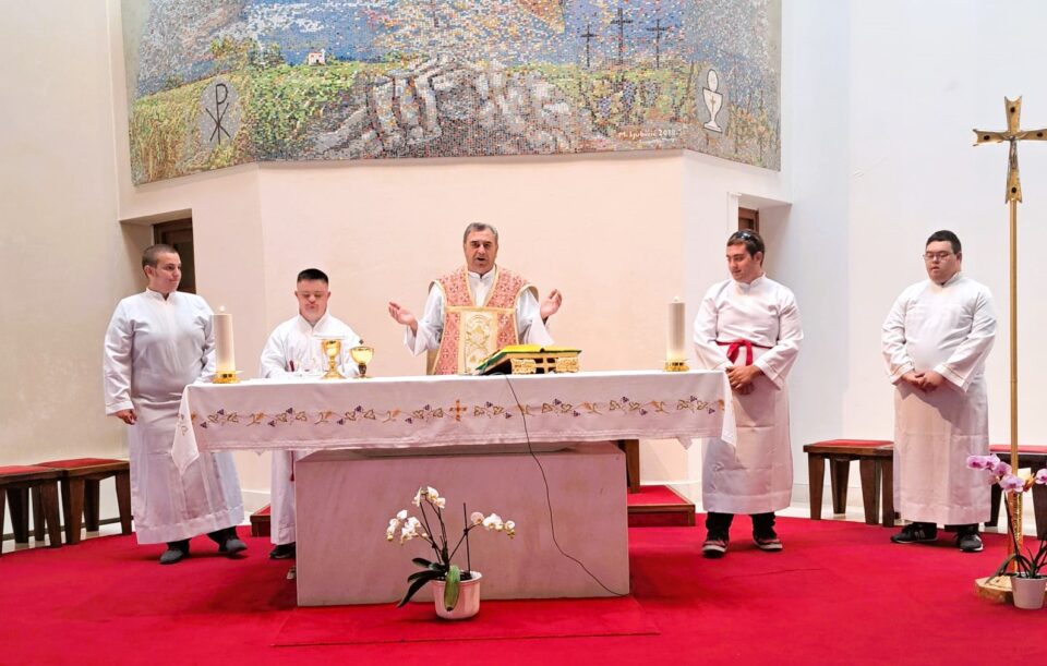 ZADAR: Misno slavlje za djecu s posebnim potrebama u crkvi na Puntamici