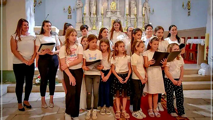 Održan koncert klapa i župnih zborova u Kominu