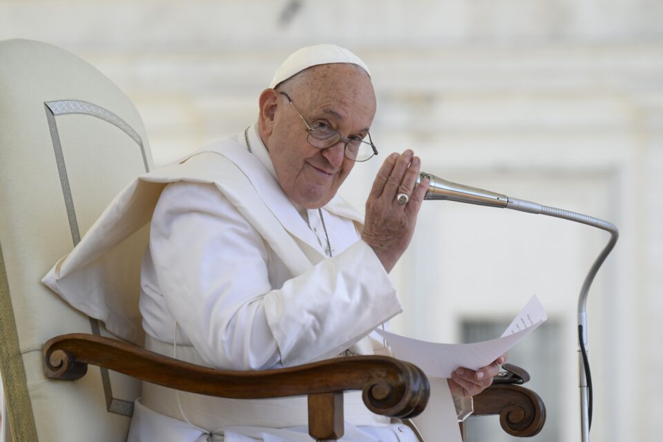 Papa Franjo: Neka vaše propovijedi budu kratke ili će ‘ljudi zaspati’