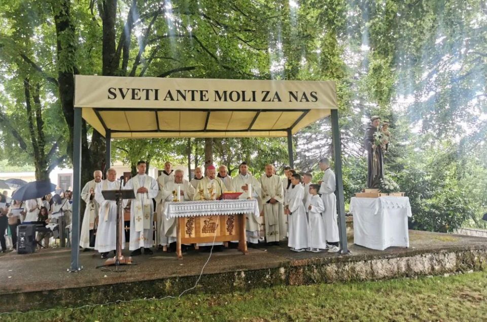 Župa Grabovica u Tomislavgradu proslavila blagdan sv. Antuna Padovanskoga