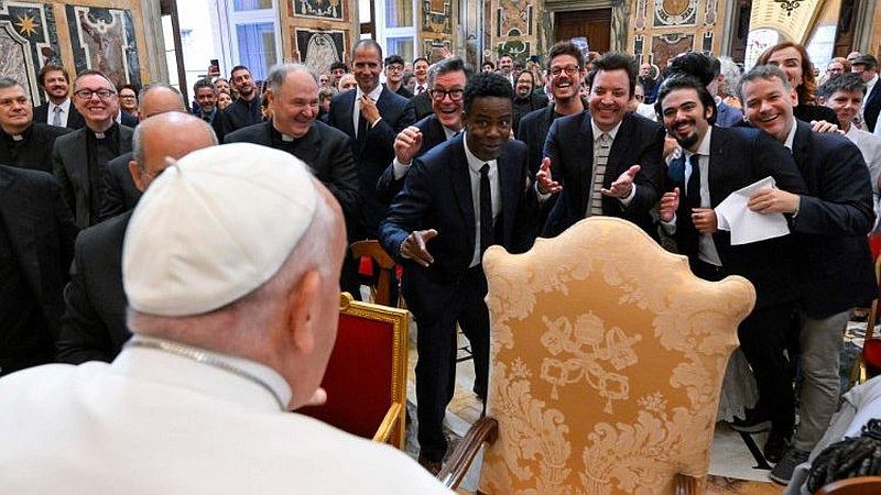Papa primio komičare iz cijeloga svijeta: Smijeh pomaže u rušenju društvenih barijera