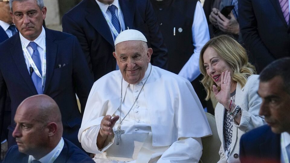 Papa Franjo prvi put nazoči summitu G7