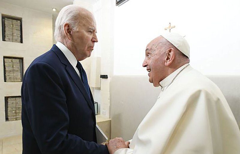 Papa se susreo s Joe Bidenom