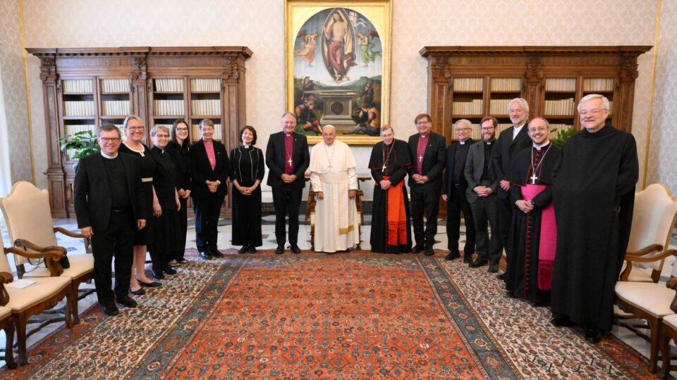 Papa ističe ‘znakove nade’ u susretu s luteranima
