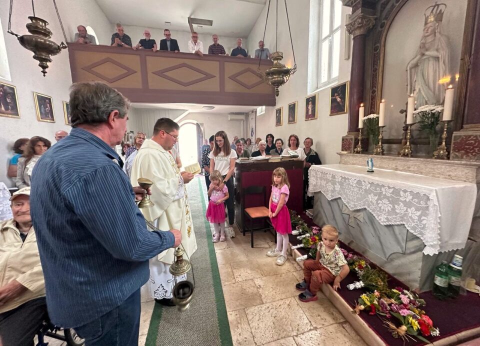 VELI RAT: Blagdan sv. Ante Padovanskog proslavljen u Velom Ratu na Dugom otoku