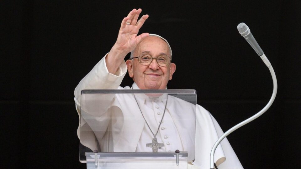Papa na Angelu Gospodnjem: ‘U kušnjama i ‘olujama’ prianjam li uz Krista?’  – Vatikanske vijesti