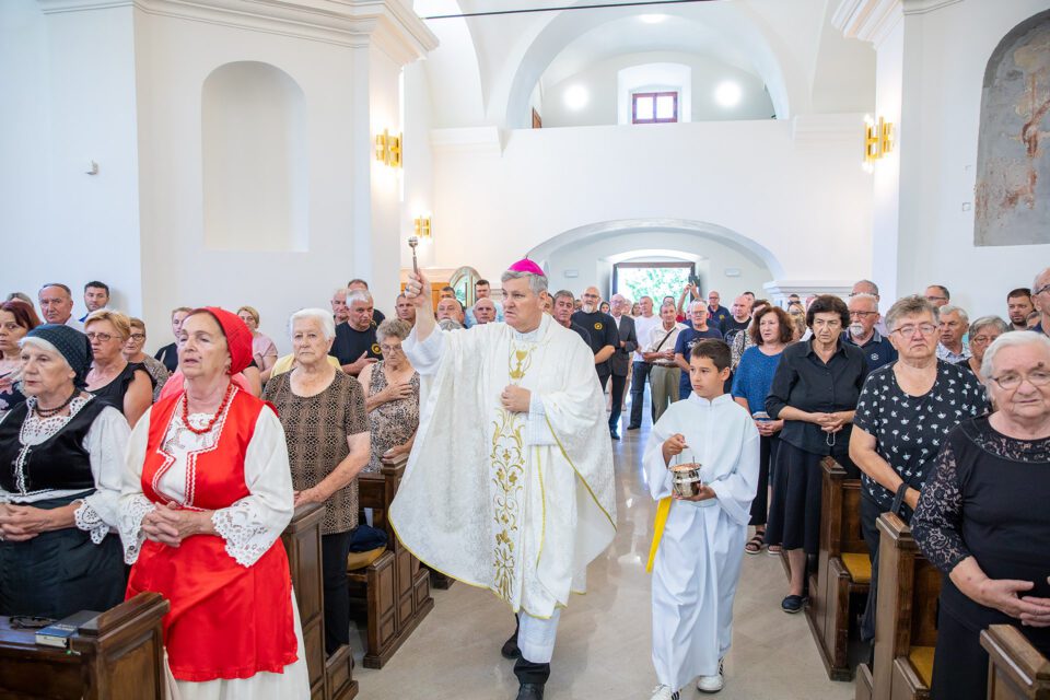 Blagoslovljena crkva sv. Katarine u Divuši – Sisačka biskupija