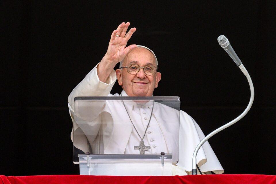 Papa poziva čelnike da guraju pregovore, izbjegavaju eskalaciju ratova
