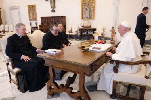 Papa Franjo susreo se s voditeljima Instituta Krista Kralja, grupe za latinsku misu